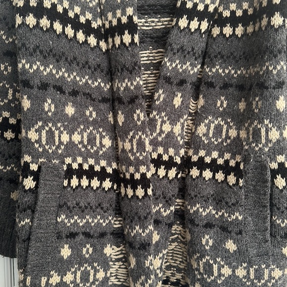 Gray sweater - Picture 2 of 3